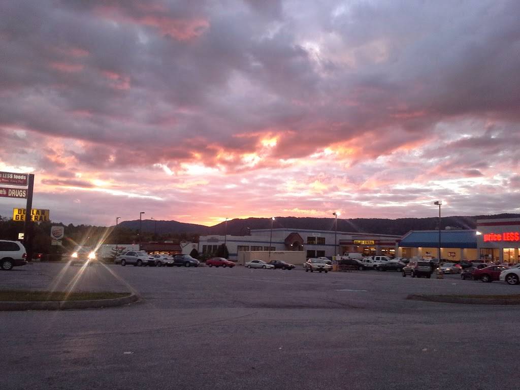 Subway | restaurant | 1213 S John B Dennis Hwy, Kingsport, TN 37660, USA | 4232451711 OR +1 423-245-1711