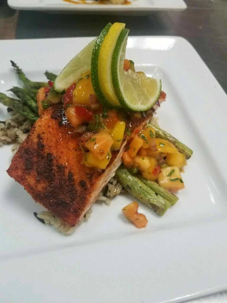 Daniels | restaurant | 2801 Ward Blvd, Wilson, NC 27893, USA | 2522811349 OR +1 252-281-1349