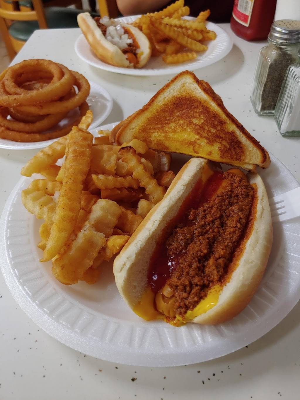 Mas Hot Dog House | restaurant | 2515 US-258, Kinston, NC 28504, USA | 2525270511 OR +1 252-527-0511