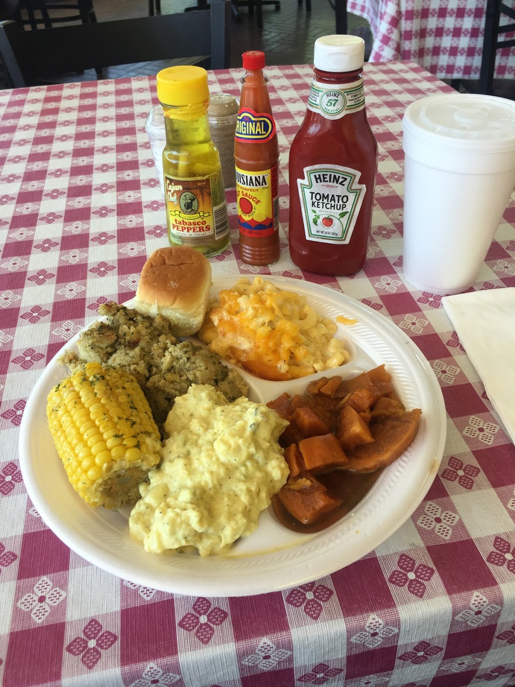 Sweetie Pies | restaurant | 3200 Hickory Hill Rd, Memphis, TN 38115, USA | 9014408447 OR +1 901-440-8447