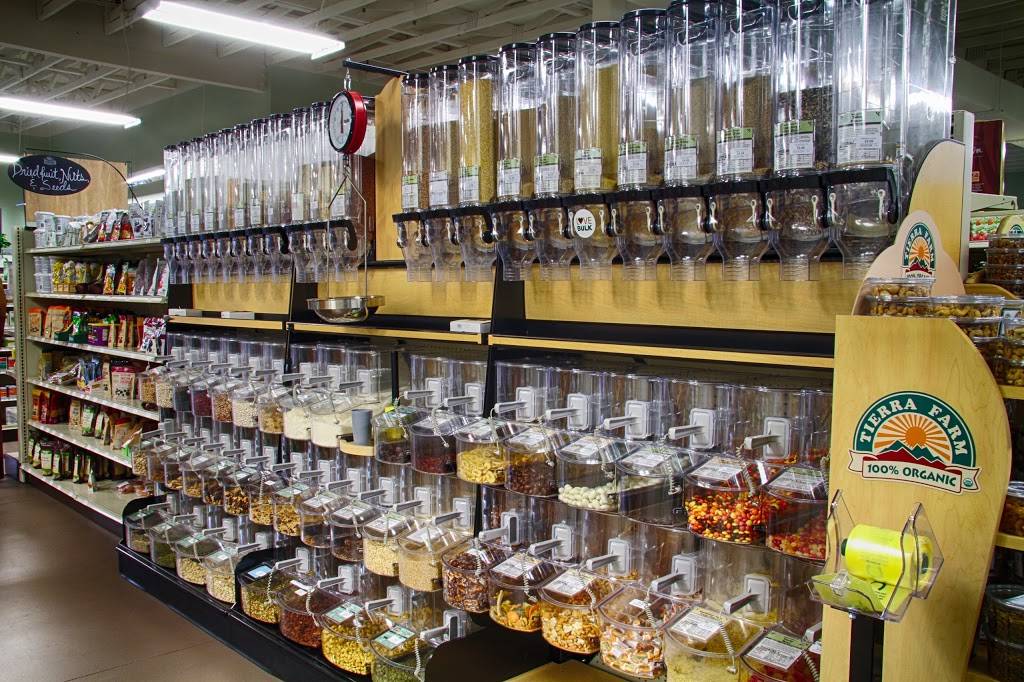 Health Basket | restaurant | 18040 US-441, Mt Dora, FL 32757, USA | 3527351166 OR +1 352-735-1166