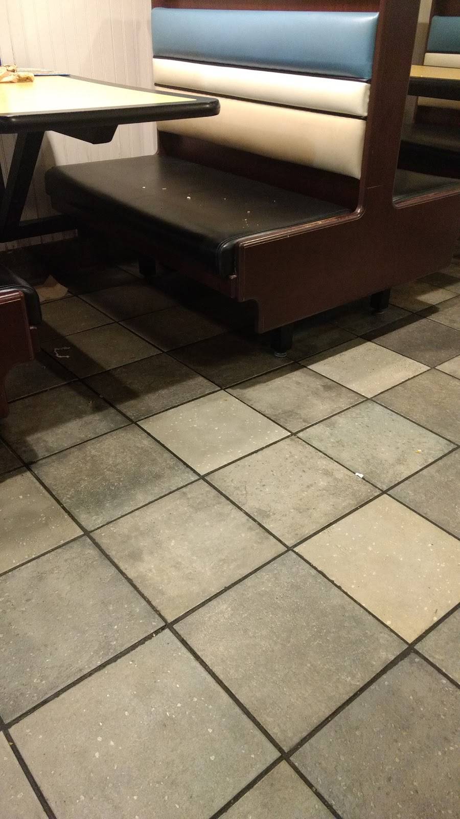 Long John Silvers | restaurant | 4831 S Staples St Drive, Corpus Christi, TX 78411, USA | 3617923537 OR +1 361-792-3537