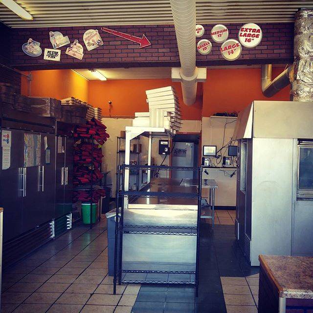 Pit Stop Pizza | restaurant | 1108 Fond Du Lac Ave, Sheboygan Falls, WI 53085, USA | 9204523600 OR +1 920-452-3600