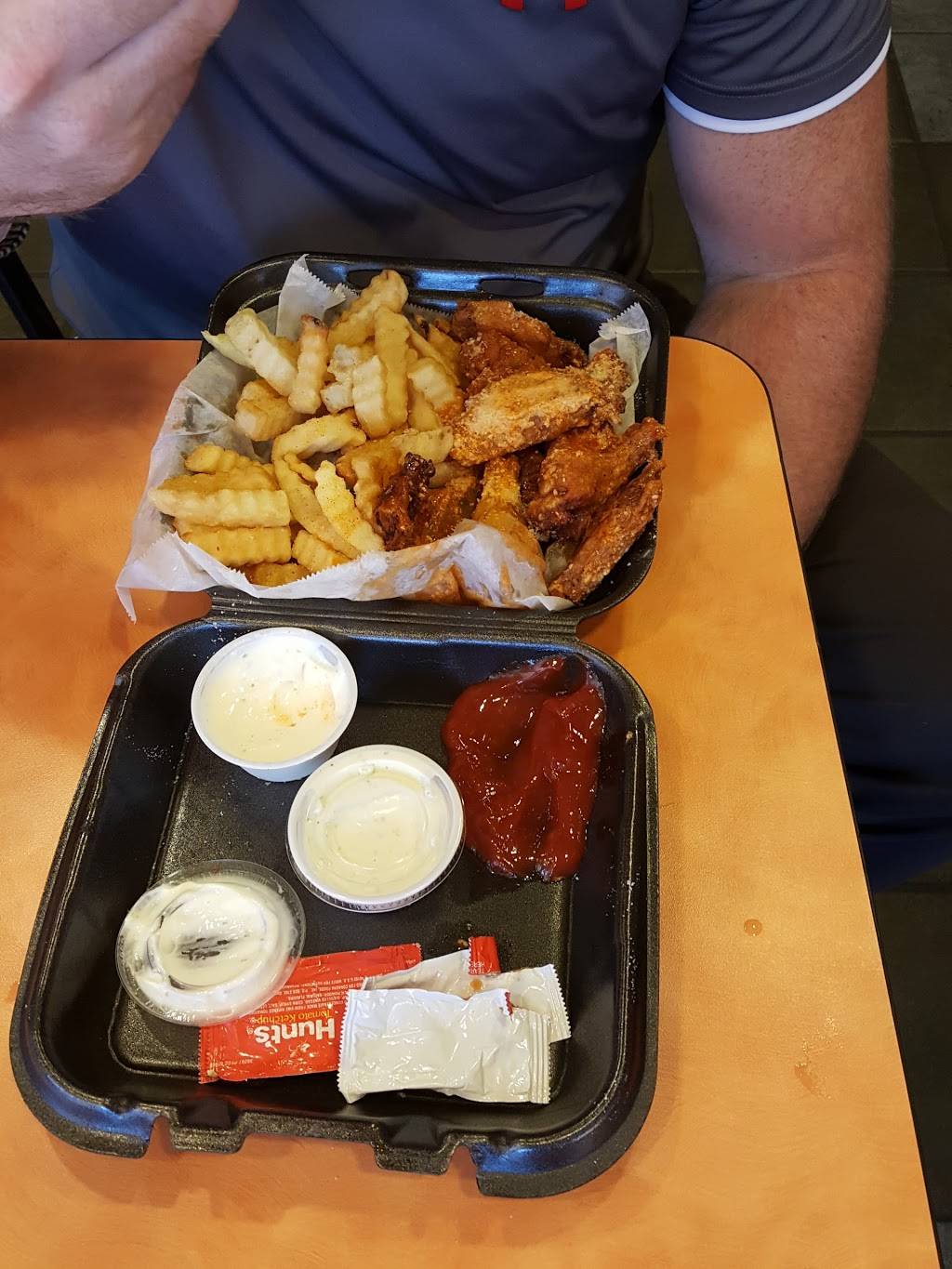 Wings Around the Clock | restaurant | 801 20th St S, Birmingham, AL 35205, USA | 2055818088 OR +1 205-581-8088