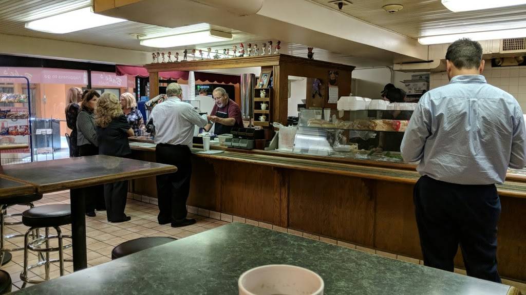 Bakes Place | restaurant | 414 Walnut St, Cincinnati, OH 45202, USA | 5136513344 OR +1 513-651-3344