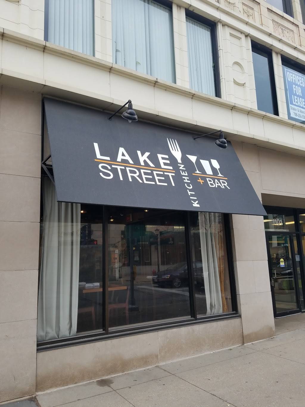 Lake Street Kitchen + Bar | restaurant | 1101 Lake St, Oak Park, IL 60301, USA | 7083835253 OR +1 708-383-5253