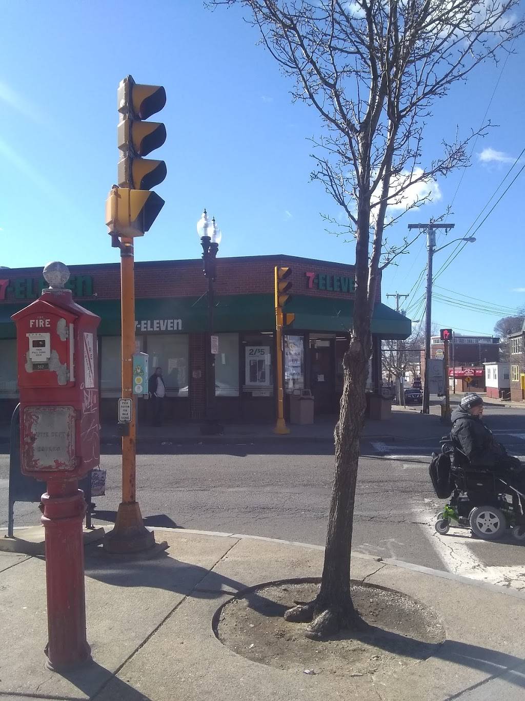 7-Eleven - Closed | bakery | 191-193 Shirley Ave, Revere, MA 02151, USA | 7812891428 OR +1 781-289-1428