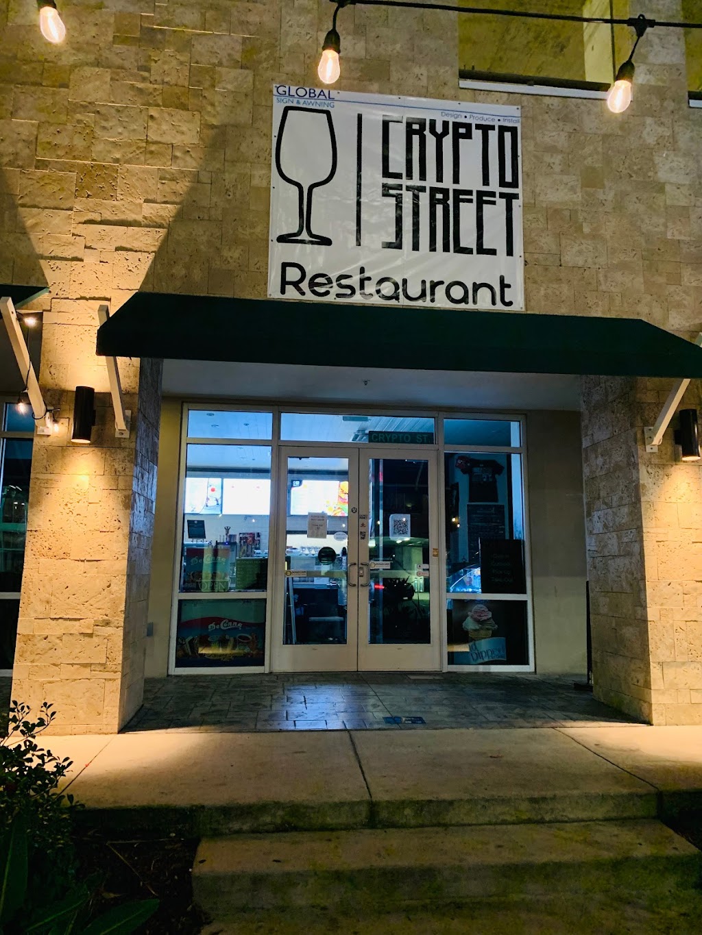 Crypto Street Restaurant | restaurant | 309 Coronado Dr, Clearwater Beach, FL 33767, USA | 7274773443 OR +1 727-477-3443