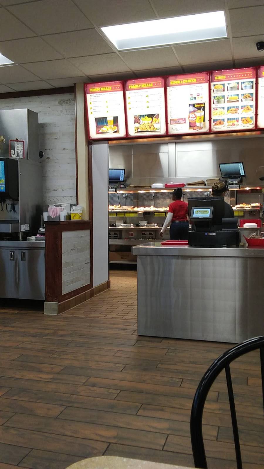 Chicken Express | restaurant | 2021 N Loop 336 W, Conroe, TX 77304, USA | 9364410090 OR +1 936-441-0090