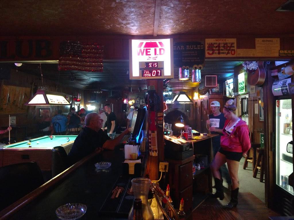 The Cowboy Club/Sandys Grill | restaurant | 15027 US-75, Van Alstyne, TX 75495, USA | 9034826325 OR +1 903-482-6325