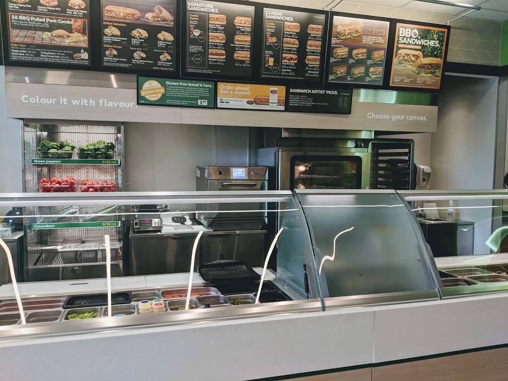 Subway | restaurant | 665 River Rd Unit 7, Gloucester, ON K1V 2G2, Canada | 6138221288 OR +1 613-822-1288