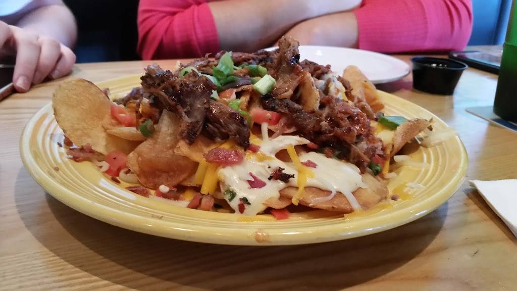 Quaker Steak & Lube | restaurant | 1425 Scalp Ave, Johnstown, PA 15904, USA | 8142629464 OR +1 814-262-9464