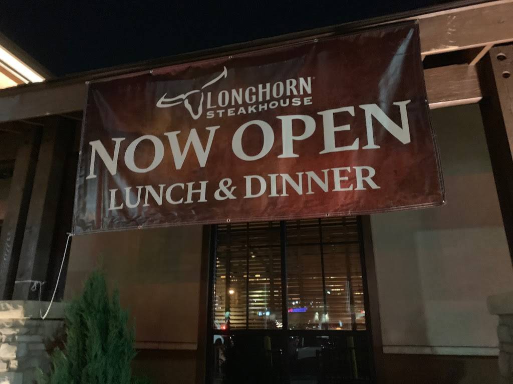 LongHorn Steakhouse | meal takeaway | 1000 Broadhollow Rd, Farmingdale, NY 11735, USA | 6312490317 OR +1 631-249-0317