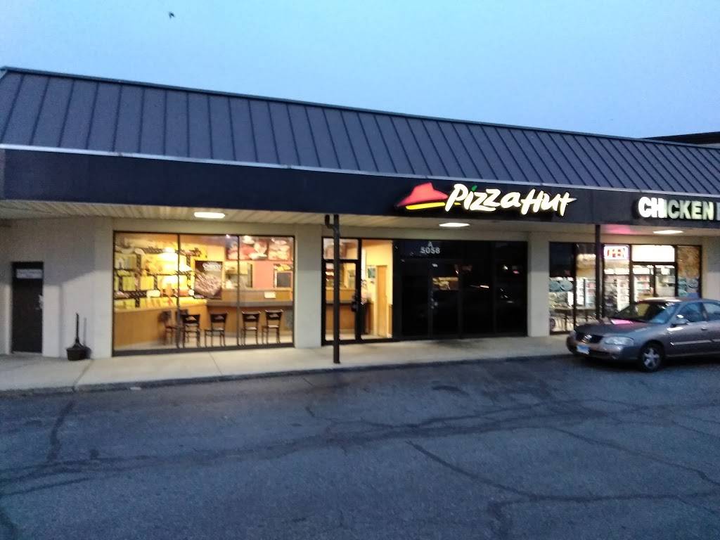 Pizza Hut | restaurant | 5058 Nicholson Ln Ste A, Rockville, MD 20852, USA | 3019846100 OR +1 301-984-6100