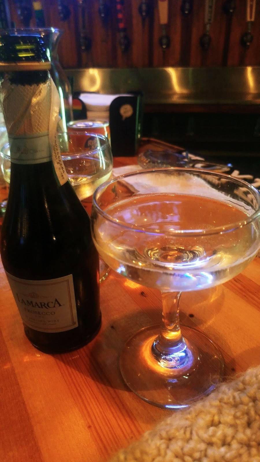 Brewskis Draft Emporium | restaurant | 408 W Dickson St, Fayetteville, AR 72701, USA | 4799736969 OR +1 479-973-6969