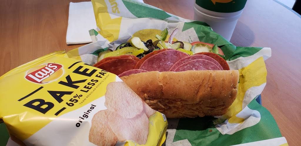 Subway Restaurants | restaurant | 3279 Auburn Rd, Auburn Hills, MI 48326, USA | 2482994431 OR +1 248-299-4431