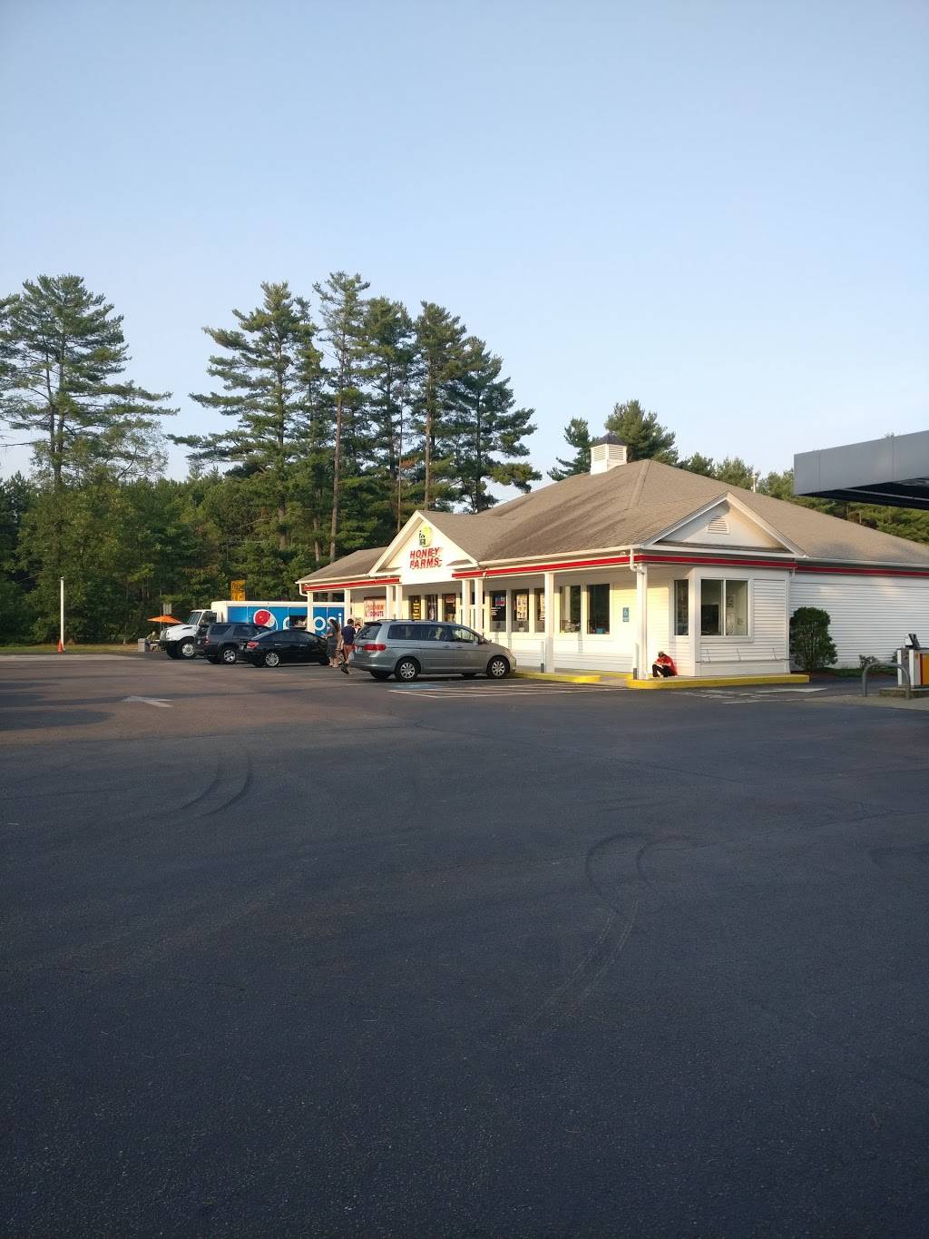 Dunkin | bakery | 167 Daniel Shays Hwy, Orange, MA 01364, USA | 9785445554 OR +1 978-544-5554