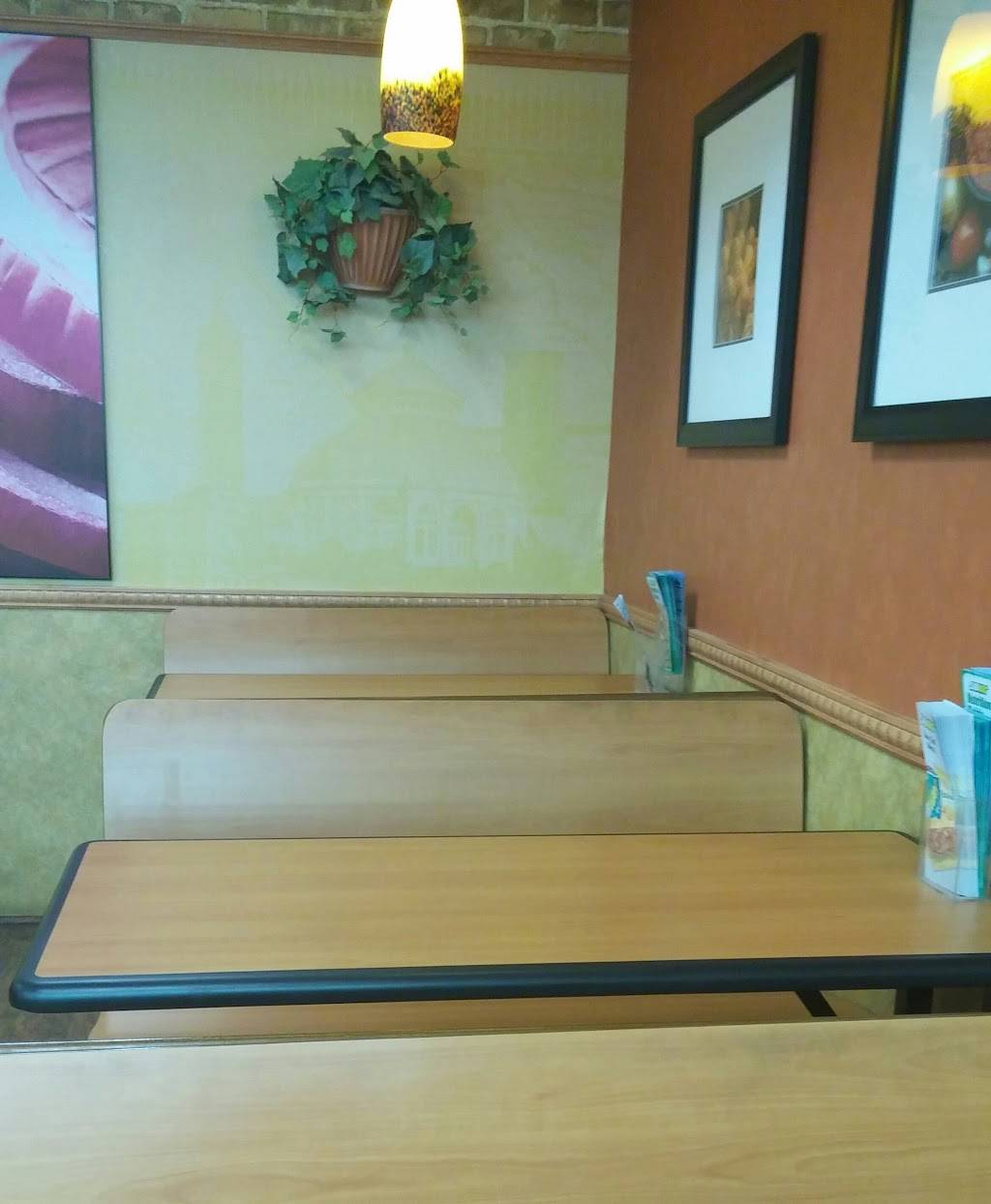 Subway | restaurant | 91 Spring St, Dexter, ME 04930, USA | 2079247202 OR +1 207-924-7202