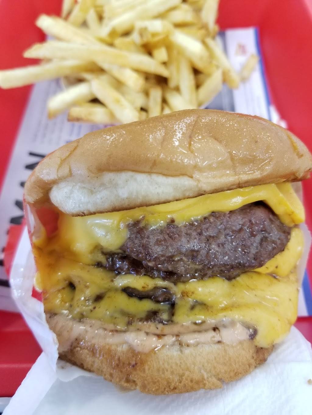 In-N-Out Burger | restaurant | 381 W Esplanade Dr, Oxnard, CA 93036, USA | 8007861000 OR +1 800-786-1000