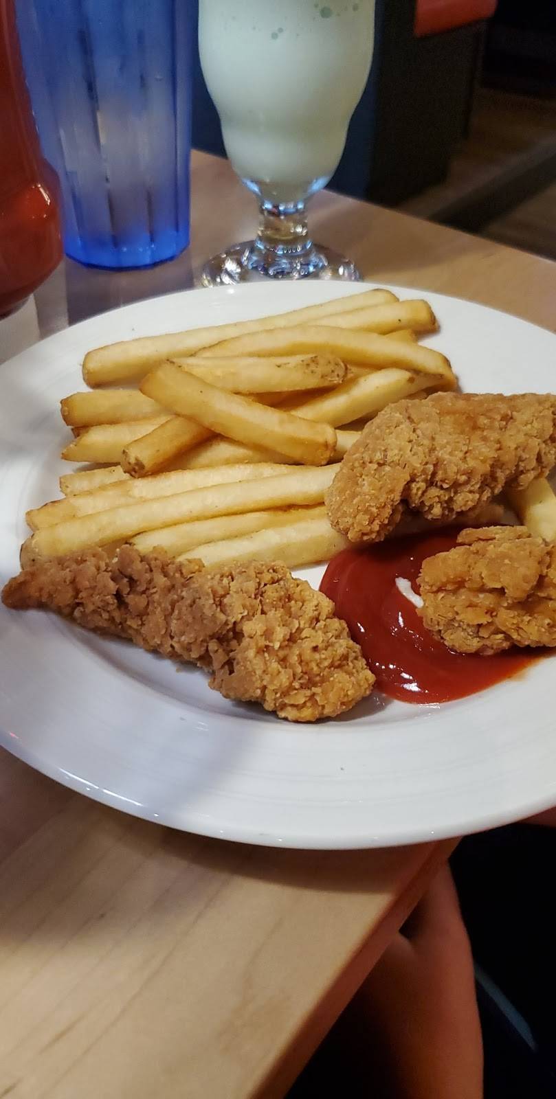 East Side Marios Woodstock | restaurant | 555 Norwich Ave, Woodstock, ON N4V 1C7, Canada | 5195376100 OR +1 519-537-6100