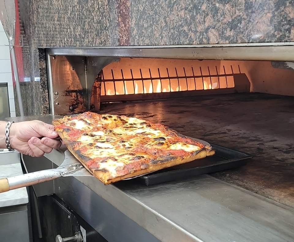 DiFara Pizza Juicy Lucia | restaurant | 100 Lincoln Ave, Staten Island, NY 10306, USA | 7189871227 OR +1 718-987-1227