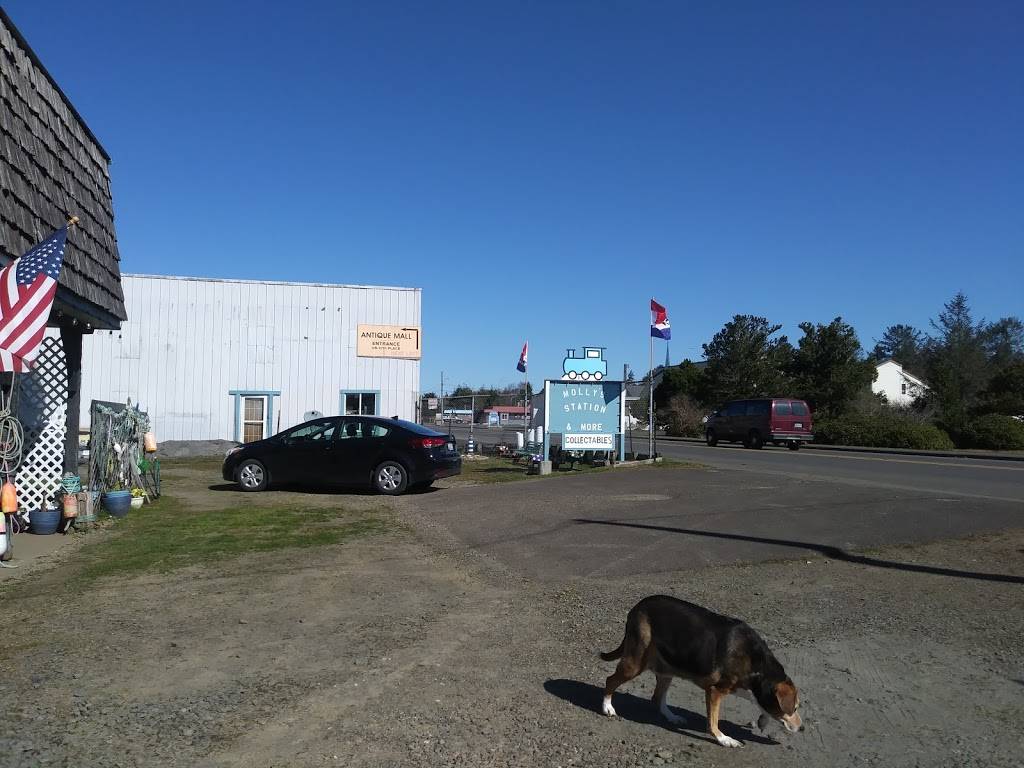Mollys Station & More | restaurant | 4603 Pacific Way, Seaview, WA 98644, USA | 5037894317 OR +1 503-789-4317