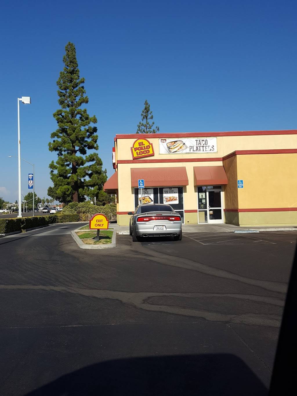 El Pollo Loco | restaurant | 556 Shaw Ave, Clovis, CA 93612, USA | 5592982760 OR +1 559-298-2760