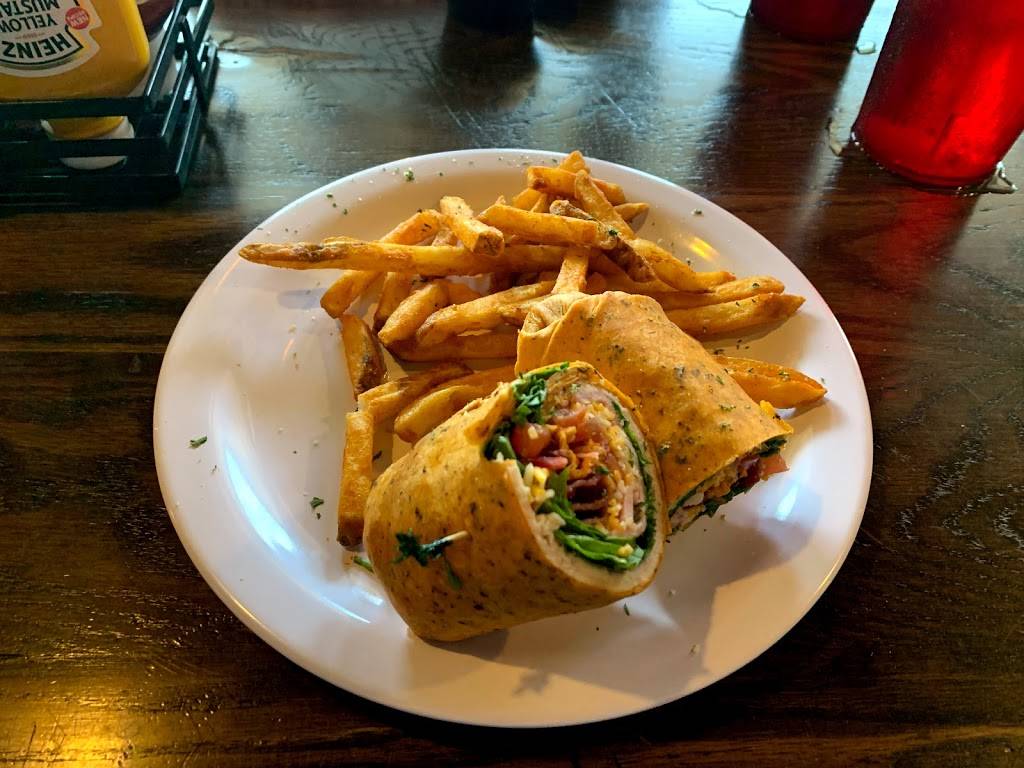 Gnats Landing | restaurant | 470 S Main St, Statesboro, GA 30458, USA | 9124898291 OR +1 912-489-8291