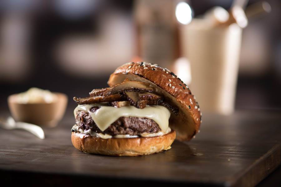 The Capital Burger | restaurant | 1005 7th St NW, Washington, DC 20001, USA | 2026380414 OR +1 202-638-0414