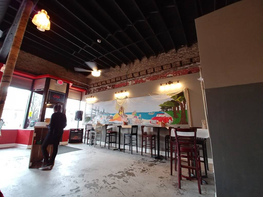 Two Fish | restaurant | 641 E 47th St, Chicago, IL 60653, USA | 7738558845 OR +1 773-855-8845