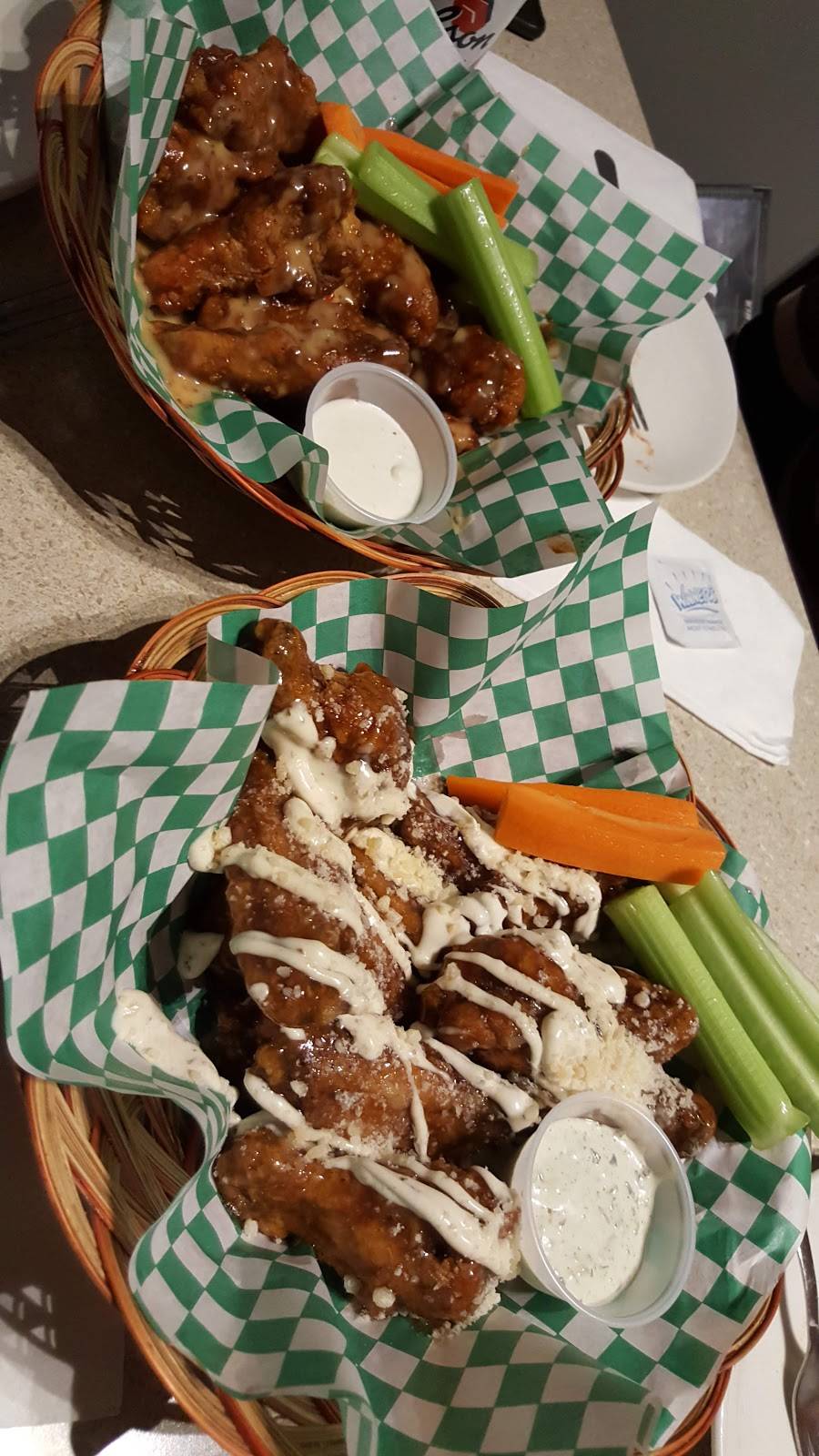 Fanzone Wings & Ribs | restaurant | 1168 Kennedy Rd, Scarborough, ON M1P 2C1, Canada | 4165510415 OR +1 416-551-0415