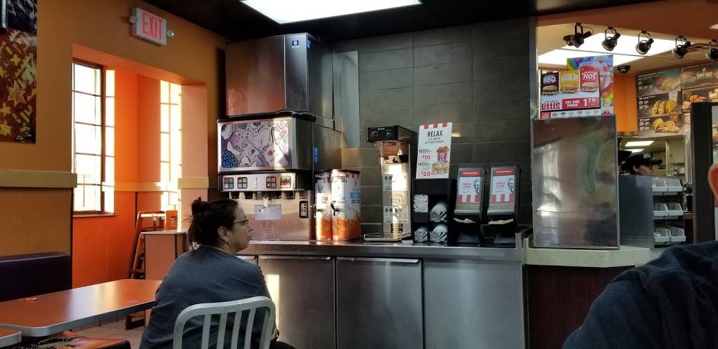 Taco Bell | meal takeaway | 2110 Goliad Rd, San Antonio, TX 78223, USA | 2105910699 OR +1 210-591-0699