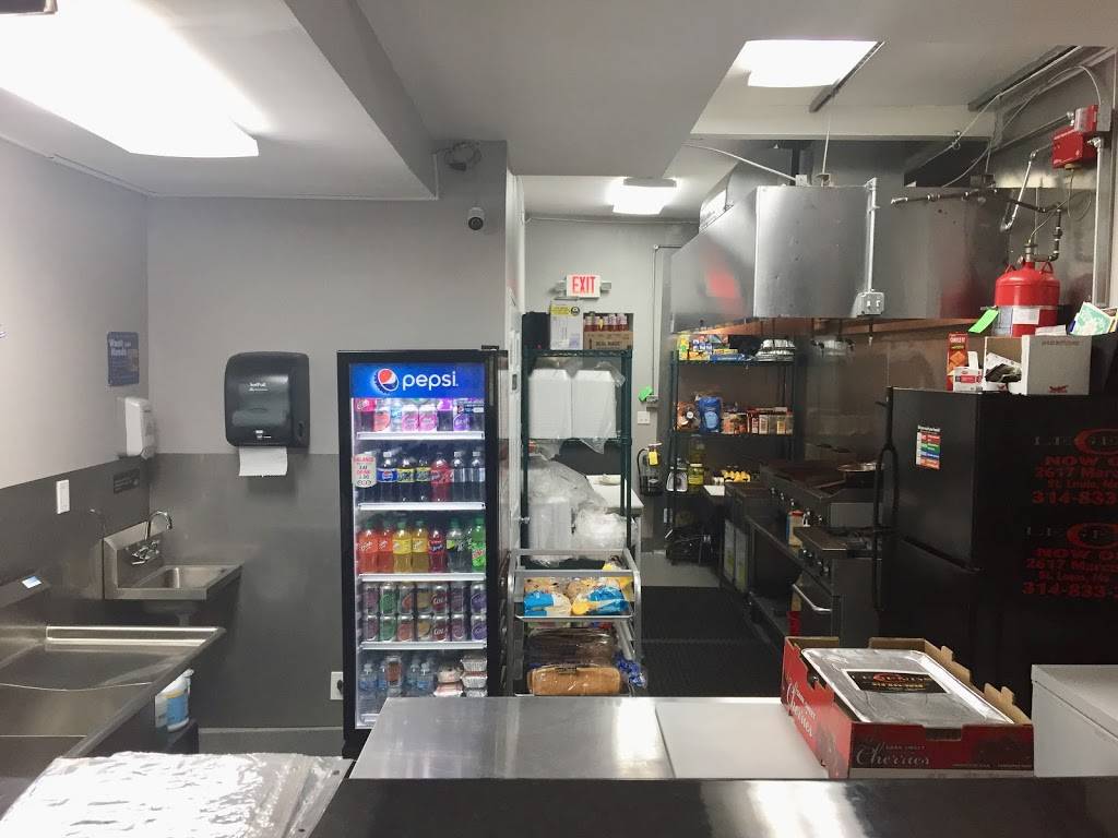 Legends Bar & Grill | restaurant | 2617 Marcus Ave, St. Louis, MO 63113, USA | 3148333838 OR +1 314-833-3838