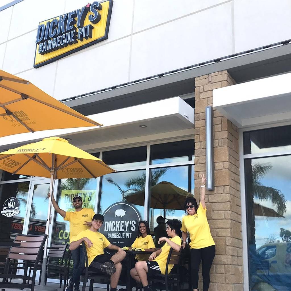 Dickeys Barbecue Pit | restaurant | 23 South Pointe Dr, Dania Beach, FL 33004, USA | 8554227232 OR +1 855-422-7232
