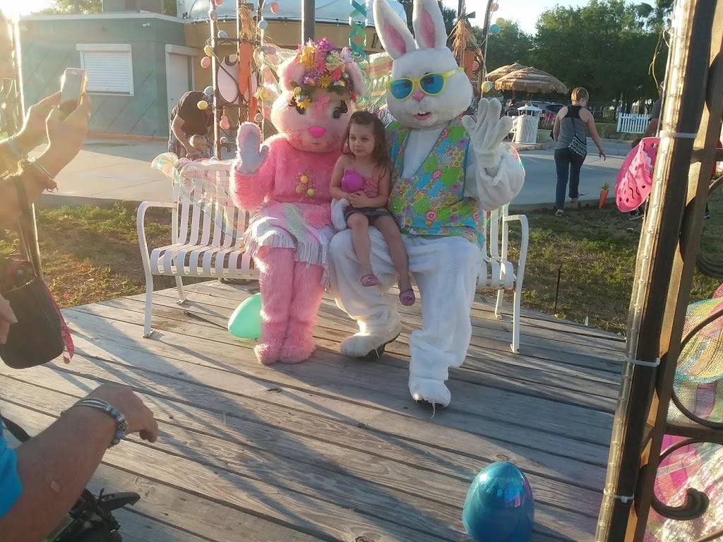 Frisbees | restaurant | US-1, Mims, FL 32754, USA | 3212674410 OR +1 321-267-4410