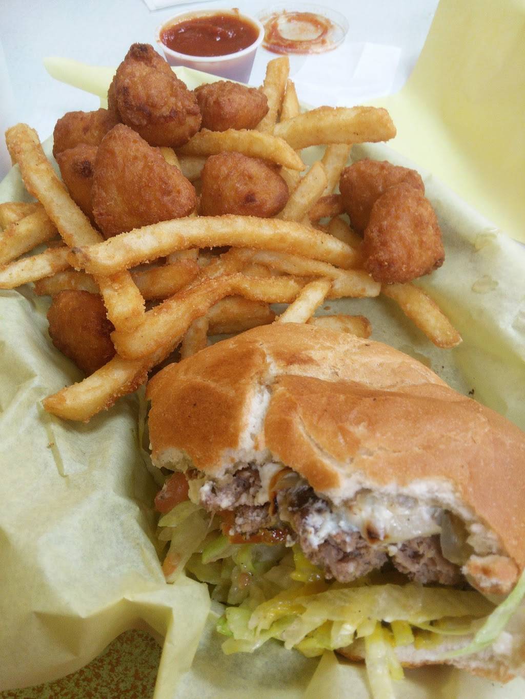San Antonio Burger | restaurant | 8440 Fredericksburg Rd, San Antonio, TX 78229, USA | 2109490303 OR +1 210-949-0303