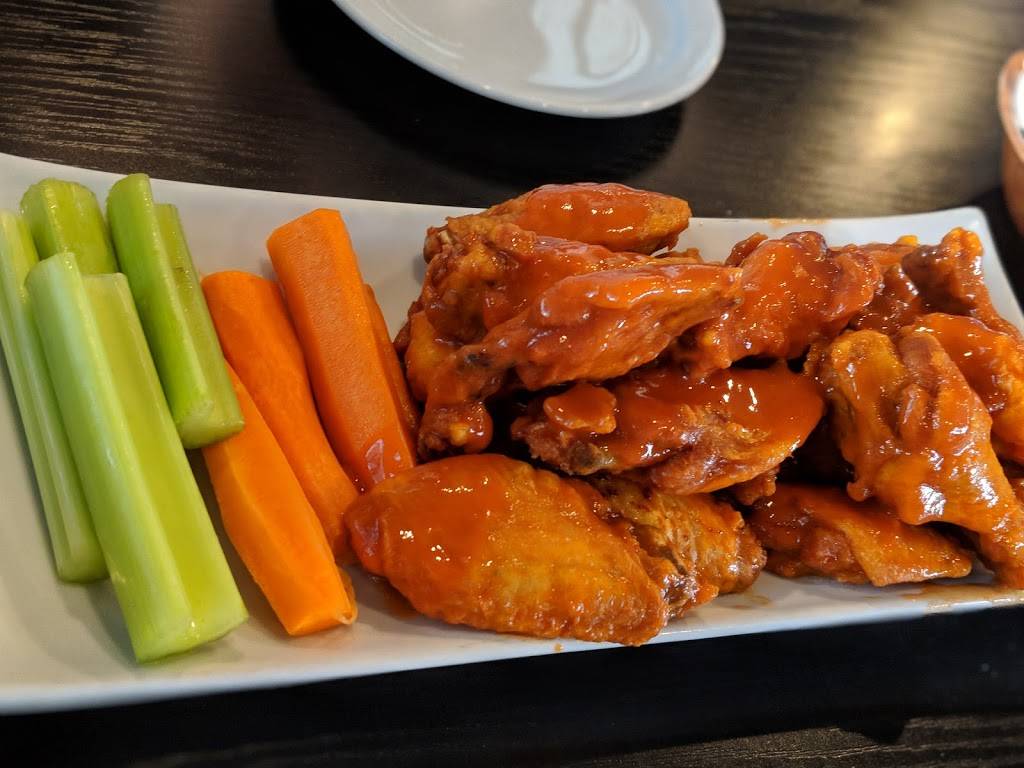 Wings N Things Grill | restaurant | 18302 Beach Blvd, Huntington Beach, CA 92648, USA | 7143750022 OR +1 714-375-0022