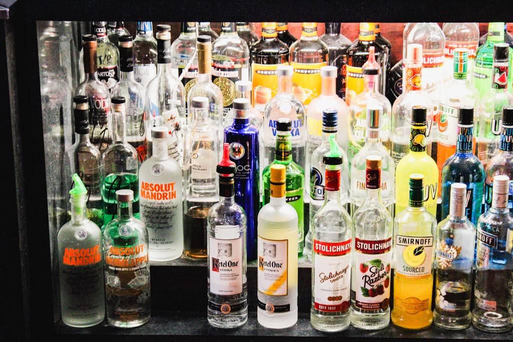 Harrys Long Bar | restaurant | 13115 S Western Ave, Blue Island, IL 60406, USA | 7083885319 OR +1 708-388-5319