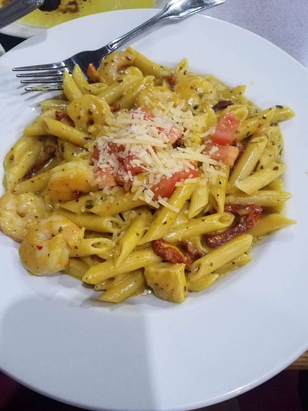 Strings Italian Cafe | restaurant | 2601 Oakdale Rd, Modesto, CA 95355, USA | 2095789777 OR +1 209-578-9777