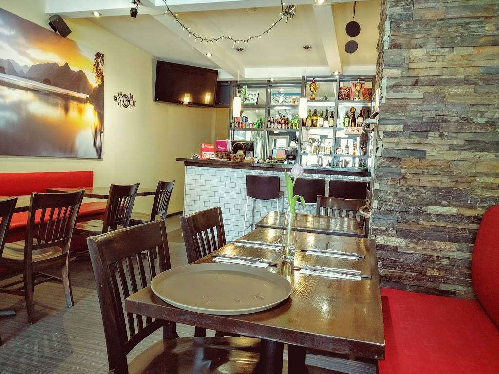 Thai Home | restaurant | 133 Roncesvalles Ave, Toronto, ON M6R 2L2, Canada | 4165348424 OR +1 416-534-8424