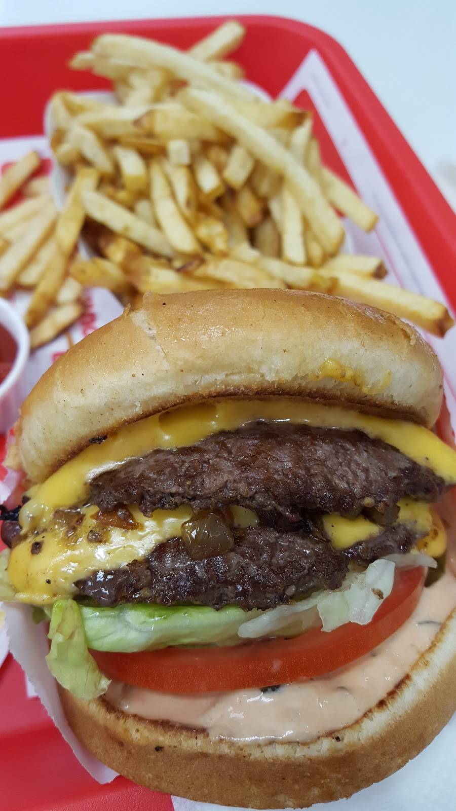In-N-Out Burger | restaurant | 24001 Avenida De La Carlota, Laguna Hills, CA 92653, USA | 8007861000 OR +1 800-786-1000