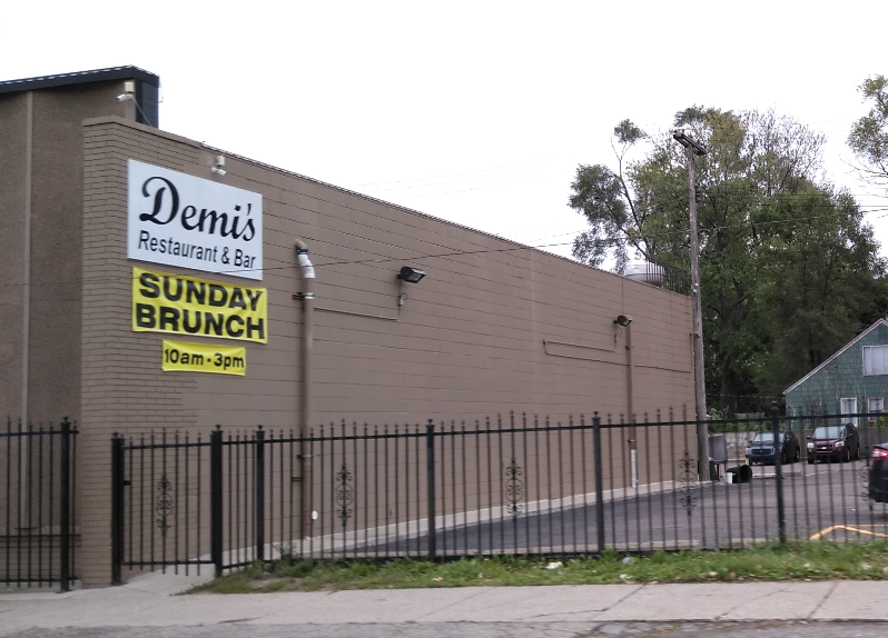 Demis Restaurant & Bar | restaurant | 24201 W Seven Mile Rd, Detroit, MI 48219, USA | 3137667802 OR +1 313-766-7802