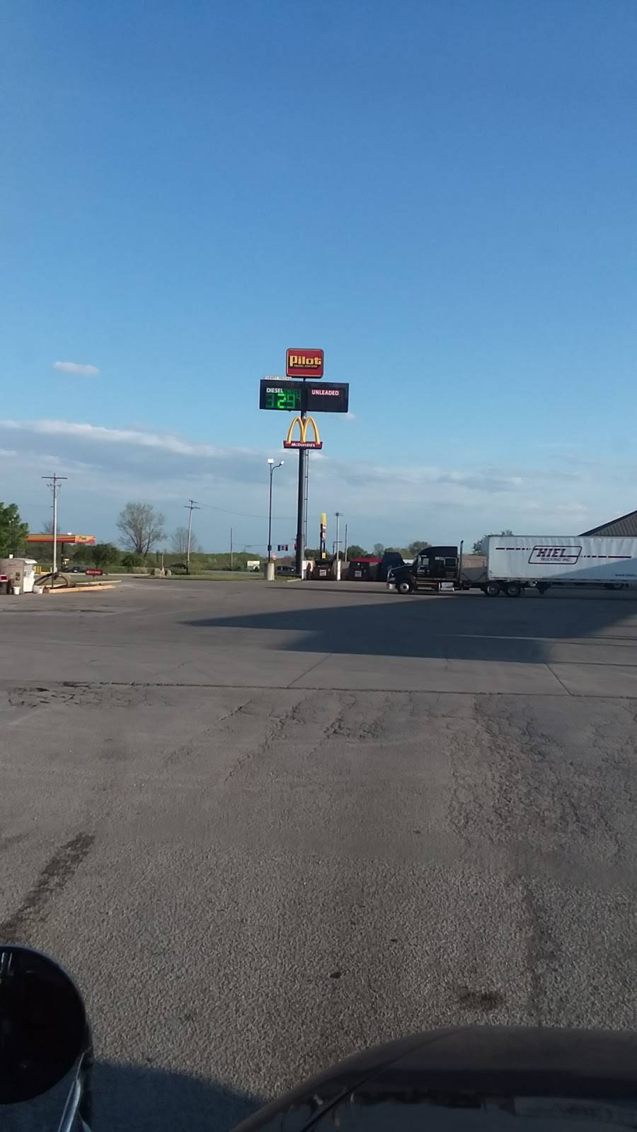 Pilot Travel Center | restaurant | 2962 E 500 N, Whiteland, IN 46184, USA | 3175357656 OR +1 317-535-7656