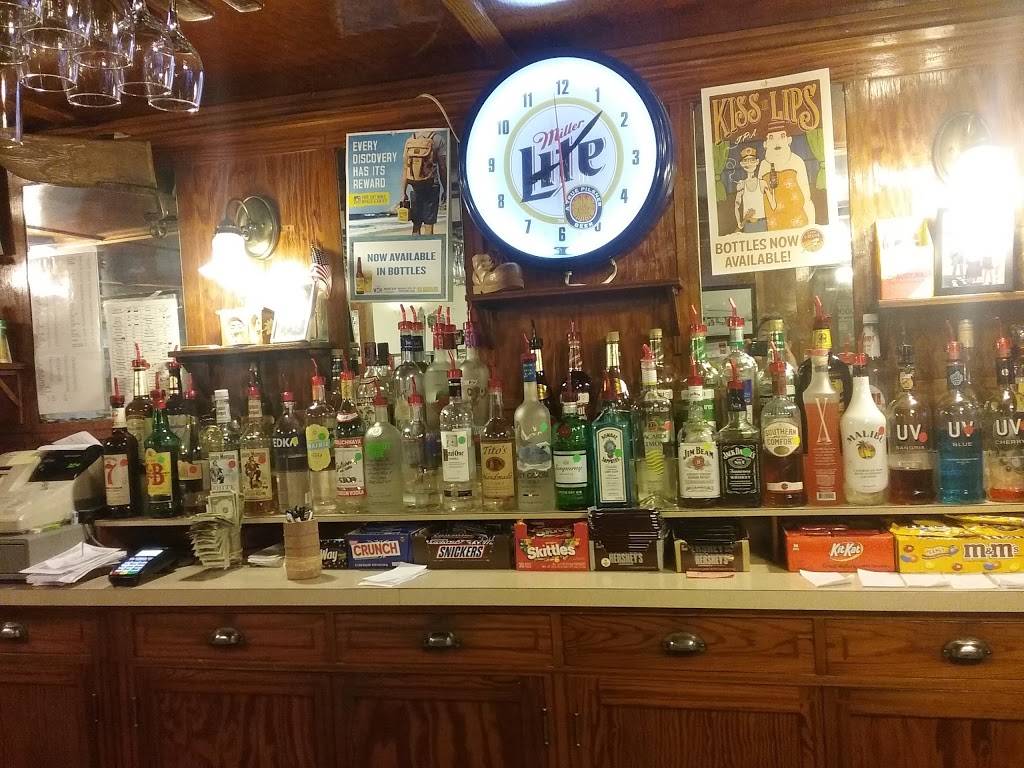 Suisse Haus Food & Spirits | meal takeaway | 1602 12th St, Monroe, WI 53566, USA | 6083253220 OR +1 608-325-3220