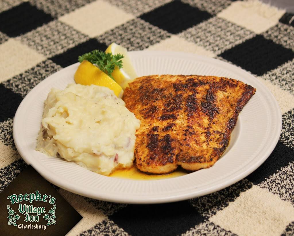 Roepkes Village Inn | restaurant | W2686 St Charles Rd, Chilton, WI 53014, USA | 9208494000 OR +1 920-849-4000