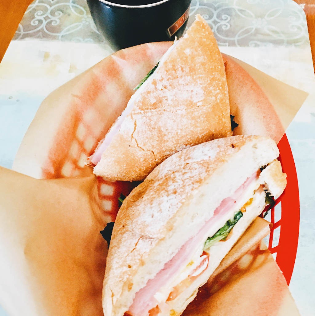 Vicks Bread & Brew | cafe | 333 N Market St, Mt Carmel, IL 62863, USA | 6182631091 OR +1 618-263-1091