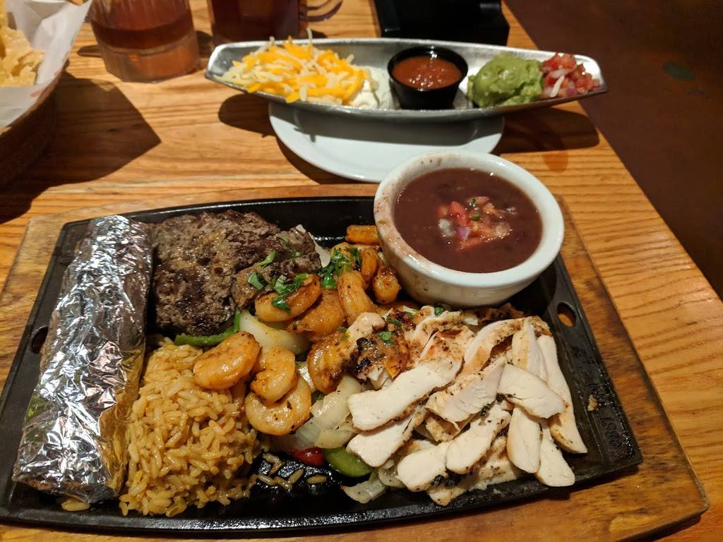 Chilis Grill & Bar | meal takeaway | 3422 Lithia Pinecrest Rd, Valrico, FL 33596, USA | 8136537375 OR +1 813-653-7375