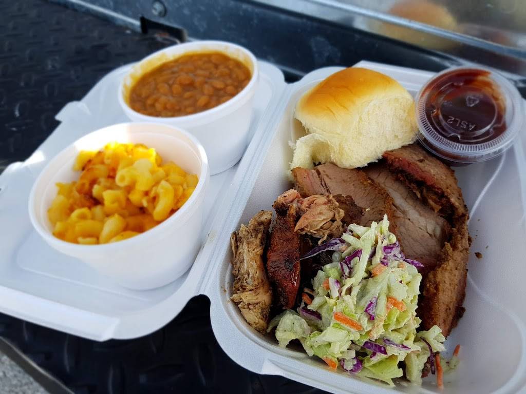 St. Vics Smoke Shack | restaurant | 1940 Conway Gardens Rd, Orlando, FL 32806, USA | 4075907638 OR +1 407-590-7638