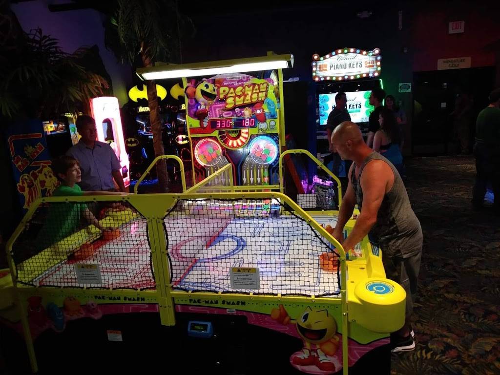 Dairy Queen Grill & Chill | restaurant | 1159 E Virginia St, Evansville, IN 47711, USA | 8124229341 OR +1 812-422-9341