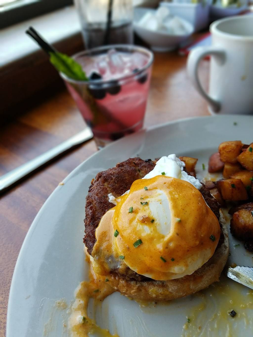 Harrys Bar & Grill | restaurant | 1430 Commonwealth Avenue #3715, Boston, MA 02135, USA | 6177389990 OR +1 617-738-9990